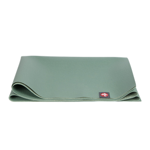 MANDUKA - SUPERLITE® TRAVEL YOGA MAT 1.5MM - STANDARD 180cm - LEAF GREEN