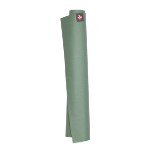 MANDUKA - SUPERLITE® TRAVEL YOGA MAT 1.5MM - STANDARD 180cm - LEAF GREEN