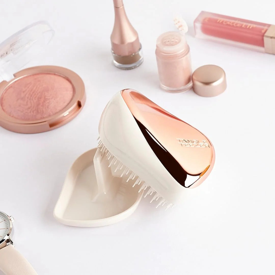 Handbag-friendly click-on cover