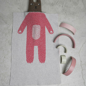 Donna Wilson - Bear Lambswool Mini Blanket - Grey & Pink