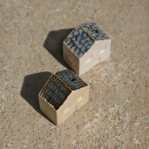 thenatc - Incense / Dried Flower Holder - White & Blue House